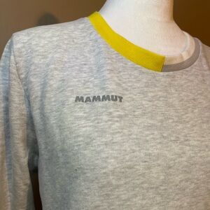 Mammut crew neck grey sweater! Size medium